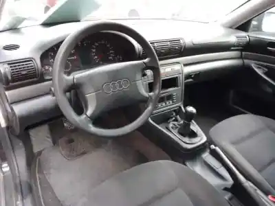 Здавання транспортного засобу audi a4 avant (b5) 2.4 року 0 потужний 