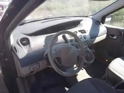 Scrapping Vehicle renault scenic ii (jm) f9q of the year 0 powered f9q (812)
