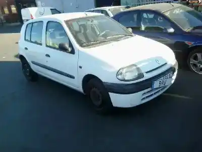 Véhicule à la ferraille RENAULT                                            CLIO II FASE I (B/CB0)                                                                                                                                                                                                                                     E7J634                                                                                                                                                                                                                                                     de l'année 1999 alimenté E7J634