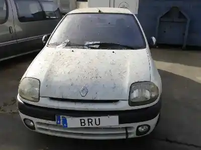 Veicolo di demolizione RENAULT CLIO II FASE I (B/CBO) E7J756 dell'anno 1998 alimentato E7J756