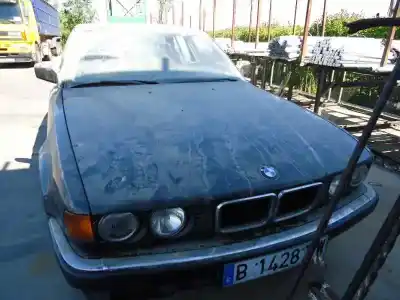 Véhicule à la ferraille bmw serie 7 (e32) m60b40 de l'année 1995 alimenté m60b40