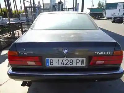 Véhicule à la ferraille bmw serie 7 (e32) m60b40 de l'année 1995 alimenté m60b40