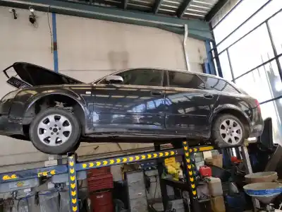Veículo de Sucata AUDI A4 AVANT (8E) 1.9 TDI (96kW) do ano 2001 alimentado AWX