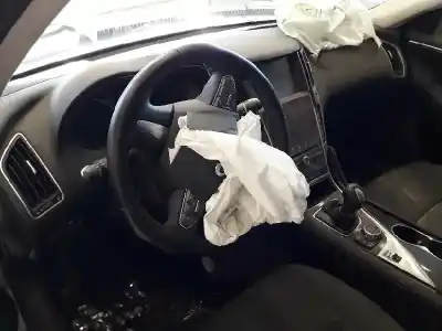 Sloopvoertuig infiniti q50 q50 van het jaar 2016 aangedreven 651970