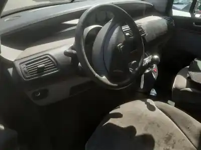 Scrapping Vehicle citroen c8 2.2 hdi 16v premier ii of the year 2004 powered 4hw