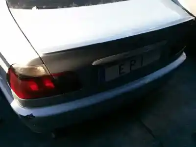 Veículo de Sucata bmw serie 3 berlina (e46) 320d do ano 1999 alimentado 204d1