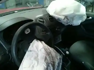 Veicolo di demolizione seat ibiza (6j5) reference dell'anno 2011 alimentato cgpa