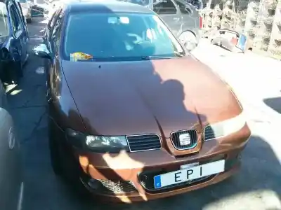 Veículo de Sucata SEAT LEON (1M1) Sport do ano 2004 alimentado ARL