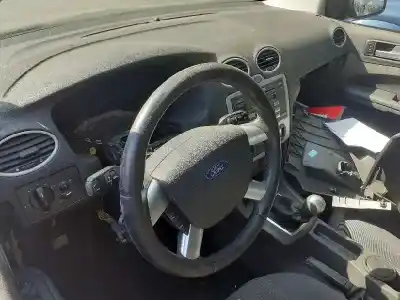 Sloopvoertuig ford focus berlina (cap) ghia van het jaar 2005 aangedreven g8da