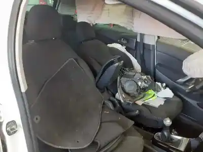 Veículo de Sucata citroen c3 1.4 hdi exclusive do ano 2011 alimentado 8hrdv4c