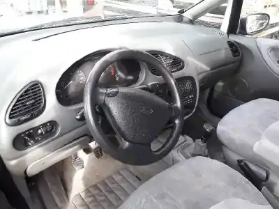 Veicolo di demolizione ford galaxy (vx) ghia dell'anno 1997 alimentato 1z