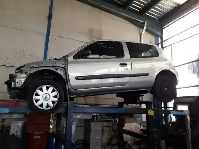 Утилизация автомобиля RENAULT CLIO II FASE II (B/CB0) Pack Authentique года 2004 питание 