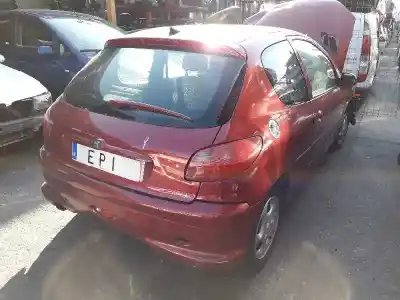 Sloopvoertuig peugeot                                            206 berlina                                                                                                                                                                                                                                                xs                                                                                                                                                                                                                                                         van het jaar 2001 aangedreven rhy