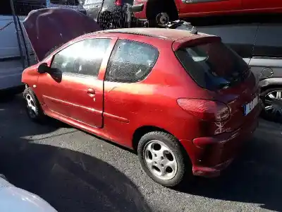 Sloopvoertuig peugeot                                            206 berlina                                                                                                                                                                                                                                                xs                                                                                                                                                                                                                                                         van het jaar 2001 aangedreven rhy