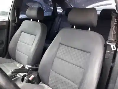 Veículo de Sucata audi a6 berlina (4b2) 2.5 v6 24v tdi do ano 2001 alimentado akn