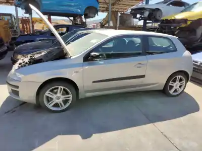 Veicolo di demolizione FIAT STILO (192) 1.9 JTD CAT dell'anno 2003 alimentato 192A1000