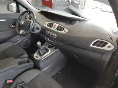 Veículo de Sucata renault scenic iii grand dynamique do ano 2009 alimentado f9qp872