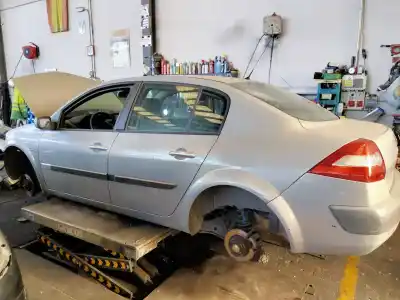 Veículo de Sucata RENAULT MEGANE II SEDÁN (LM0/1_) 1.4 do ano 2004 alimentado K4J 730,K4J 740