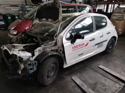 Vehículo de desguace PEUGEOT 207 Confort del año 2008 con motor 