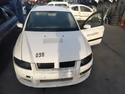 Veicolo di demolizione FIAT STILO (192) 1.9 JTD CAT dell'anno 2003 alimentato 