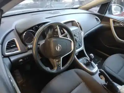 Здавання транспортного засобу opel astra j lim. enjoy року 2011 потужний a17dtr