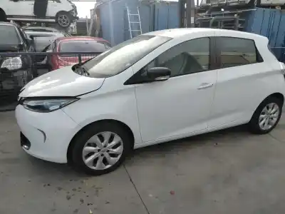 Veicolo di demolizione RENAULT ZOE  dell'anno 2016 alimentato 5AQ60