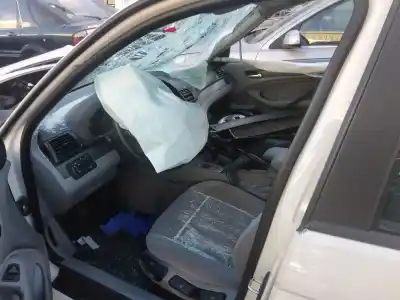 Veicolo di demolizione bmw 3 (e46) 320 d dell'anno 2000 alimentato m47 d20 (204d1)