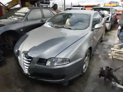 Véhicule à la ferraille ALFA ROMEO GT (937_)  de l'année 2004 alimenté 937 A5.000