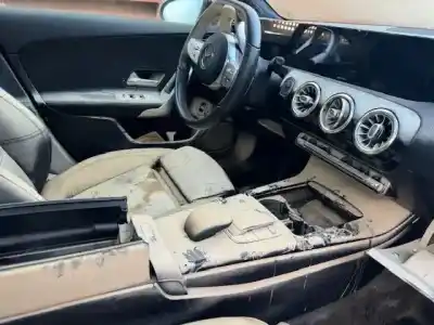 Veículo de Sucata mercedes-benz clase a (w177) a 250 e (177.086) do ano 2020 alimentado m 282.914