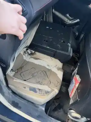 Veículo de Sucata mercedes-benz clase a (w177) a 250 e (177.086) do ano 2020 alimentado m 282.914