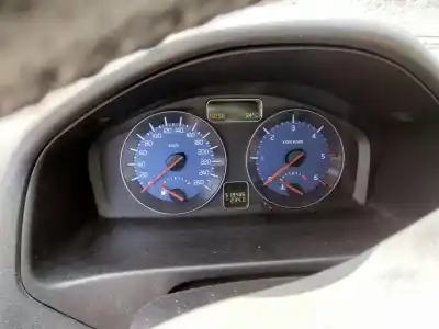 Veículo de Sucata volvo c30 (533) d5 do ano 2010 alimentado d 5244 t13,d 5244 t8