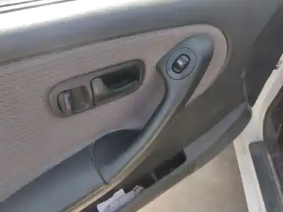 Vehicul casat nissan primera (p10) 2.0 d al anului 1993 alimentat cd20