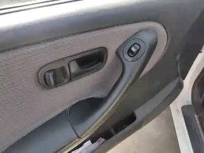 Vehicul casat nissan primera (p10) 2.0 d al anului 1993 alimentat cd20