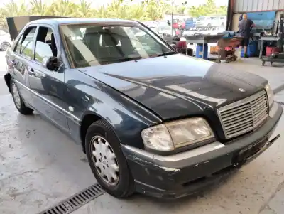 Véhicule à la ferraille MERCEDES-BENZ CLASE C (W202) BERLINA  de l'année 1997 alimenté 