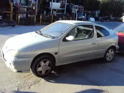 Véhicule à la ferraille BMW SERIE 3 COMPACT (E46)  de l'année 2004 alimenté 