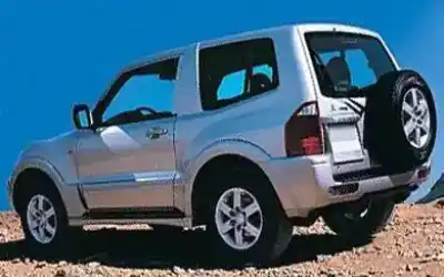 Veículo de Sucata MITSUBISHI MONTERO (V60/V70) 2.5 TDI Sahel do ano 2000 alimentado 4D56T