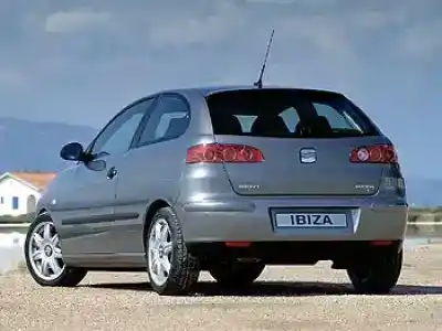 Vehículo de desguace SEAT IBIZA II (6K1) 1.4 I del año 2000 con motor AKK