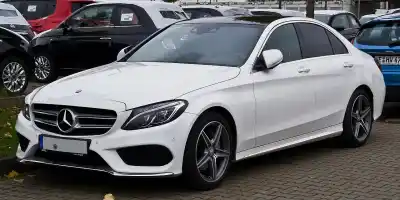 Veicolo di demolizione MERCEDES-BENZ CLASE C (W205) LIM. C 220 CDI BlueTEC (205.004) dell'anno 2015 alimentato 