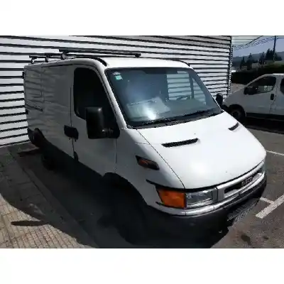 Verschrottungsfahrzeug IVECO DAILY CAJA CERRADA (1999 =>)  des Jahres 2002 angetrieben 