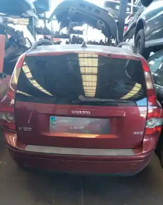 Sloopvoertuig VOLVO V50 (545)  van het jaar 2004 aangedreven D 4204 T