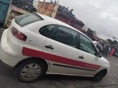 Vehículo de desguace SEAT IBIZA III (6L1)  del año 2002 con motor ASY