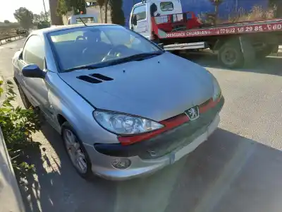 Véhicule à la ferraille PEUGEOT 206 CC RFNEW10J4 de l'année 2004 alimenté RFNEW10J4