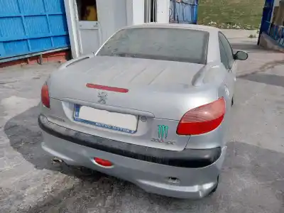 Véhicule à la ferraille peugeot 206 cc rfn de l'année 2004 alimenté rfn