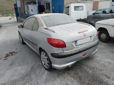 Véhicule à la ferraille peugeot 206 cc rfn de l'année 2004 alimenté rfn