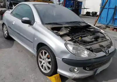 Véhicule à la ferraille peugeot 206 cc rfn de l'année 2004 alimenté rfn