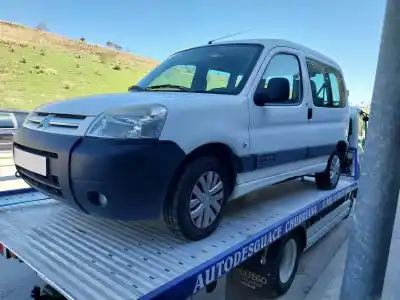 Véhicule à la ferraille CITROEN BERLINGO  de l'année 2010 alimenté 9HW