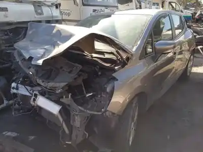 Veículo de Sucata renault clio iv dynamique do ano 2015 alimentado k9k b6