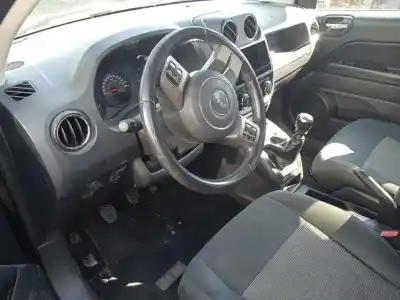 Sloopvoertuig jeep compass sport 4x4 van het jaar 2012 aangedreven 651925