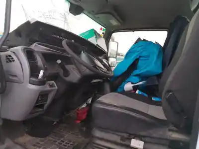 Veículo de Sucata renault serie d fg 4x2 crew-cab 209 cv / 154 kw do ano 2016 alimentado zd30