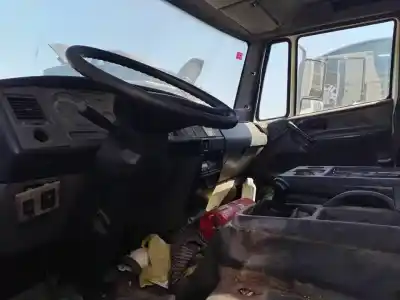 Véhicule à la ferraille nissan atleon atleon tk95/1 de l'année 2001 alimenté bd30